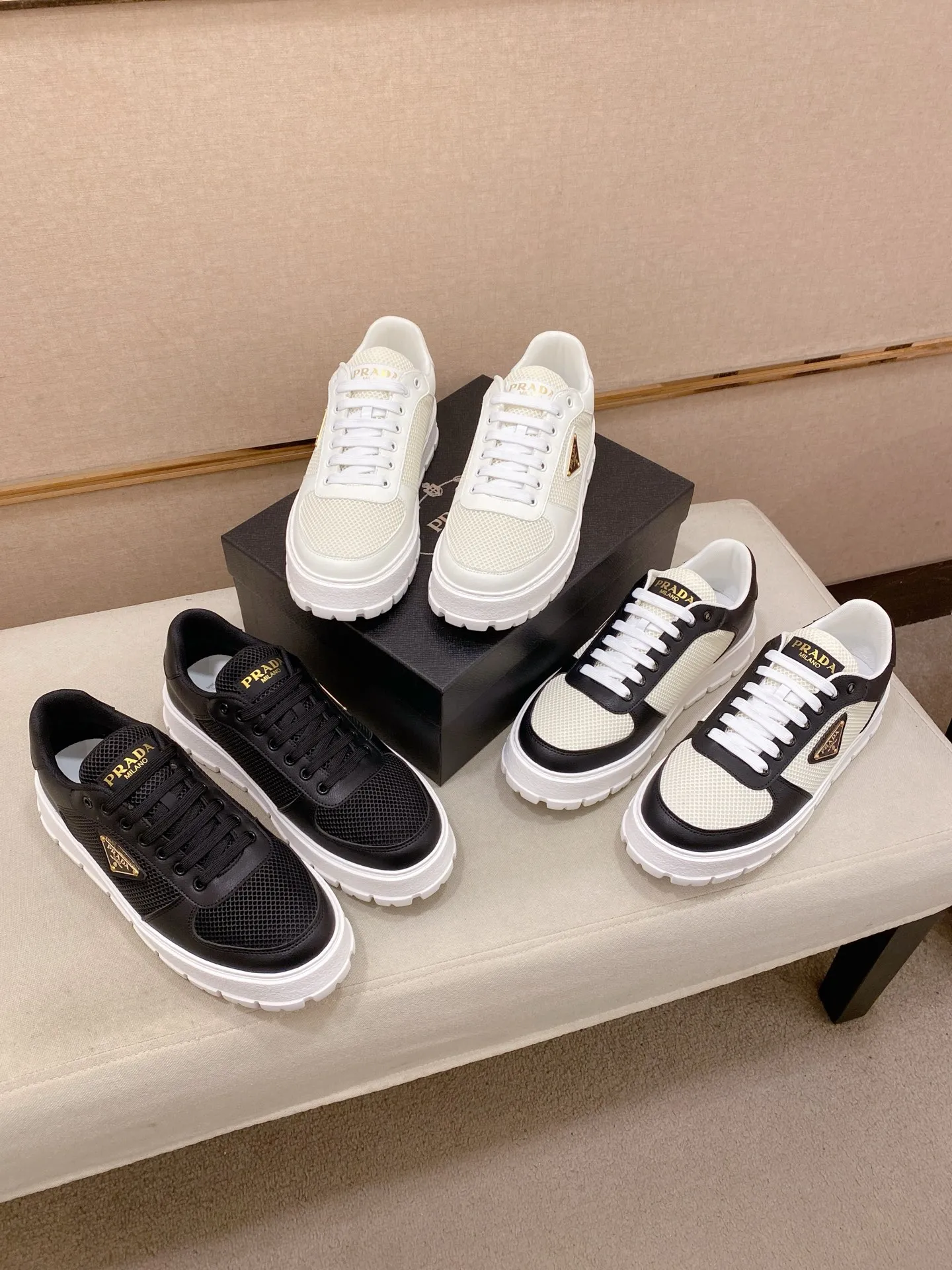 Men's men's shoes💰: 440💰[Prada～Prada] Trendy new styles are on the market. Same style as the official website. Counter quality. Original version. [Strong] [Strong] Imported selected first-layer cowhide. Comfortable and breathable sheepskin lining, fine workmanship, upper layer made of 100% pure cowhide, original last shape, comfortable on the feet, shoe sizes 38 to 44